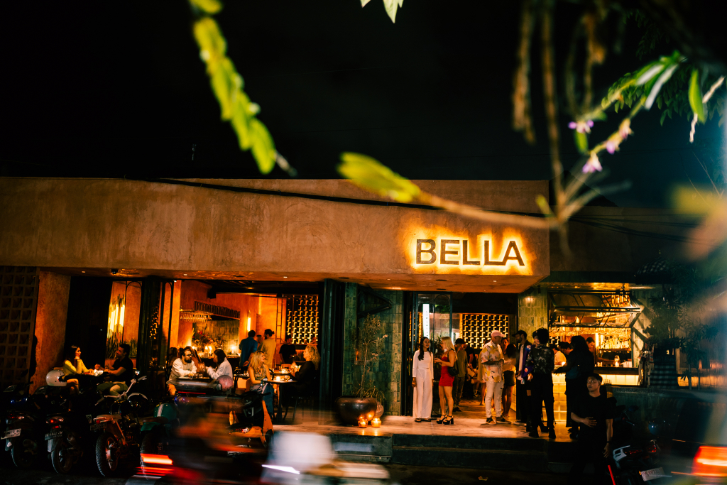 Dine, Dance and Plate Smashing: Bella Canggu’s Quirky ‘Taverna Mondays’ Experience