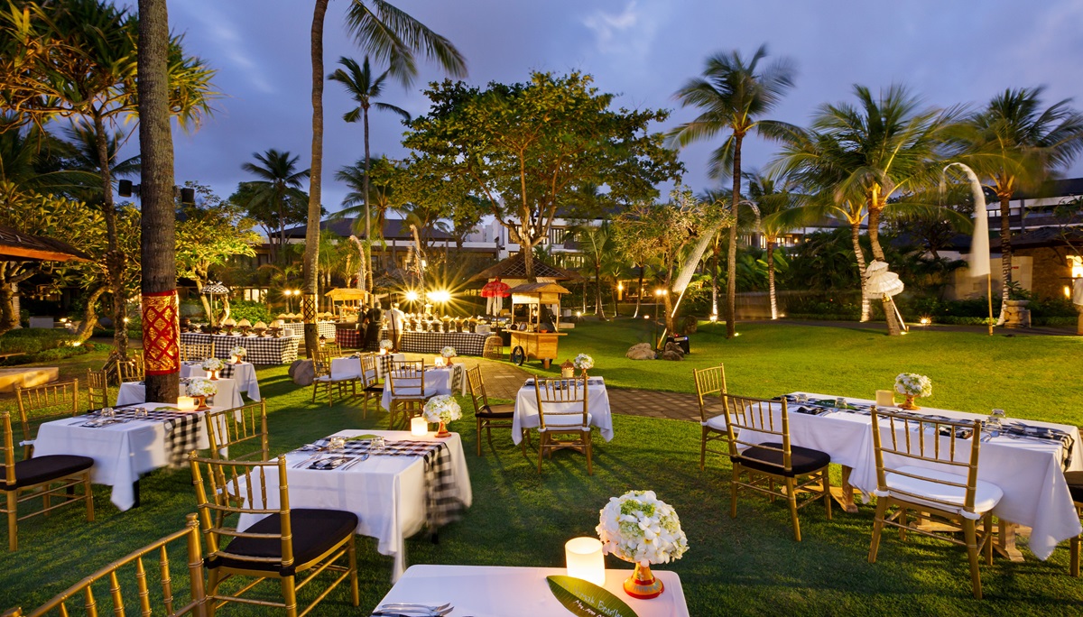 Unforgettable_Evening_of_Balinese_Cuisine_and_Cultural_Spectacle_at_The_Seminyak_Beach_Resort&Spa