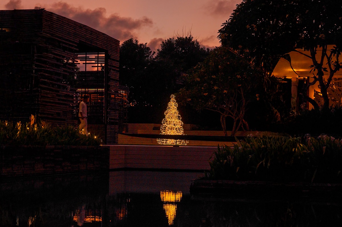 Delight in the Magic of the Festive Season in a Cliffside Wonderland at Alila Villas Uluwatu