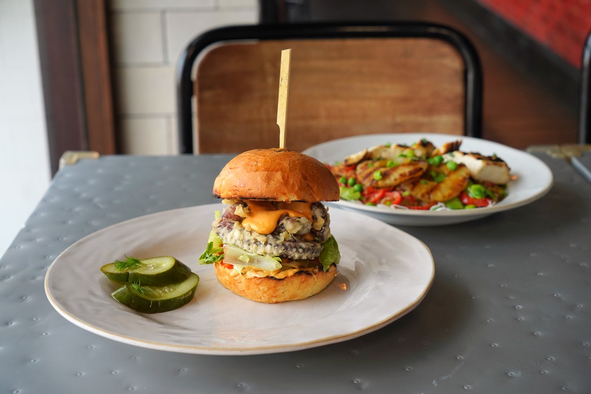 Jamie Oliver Kitchen Introduces Fresh, Seasonal, and Bold New Menu