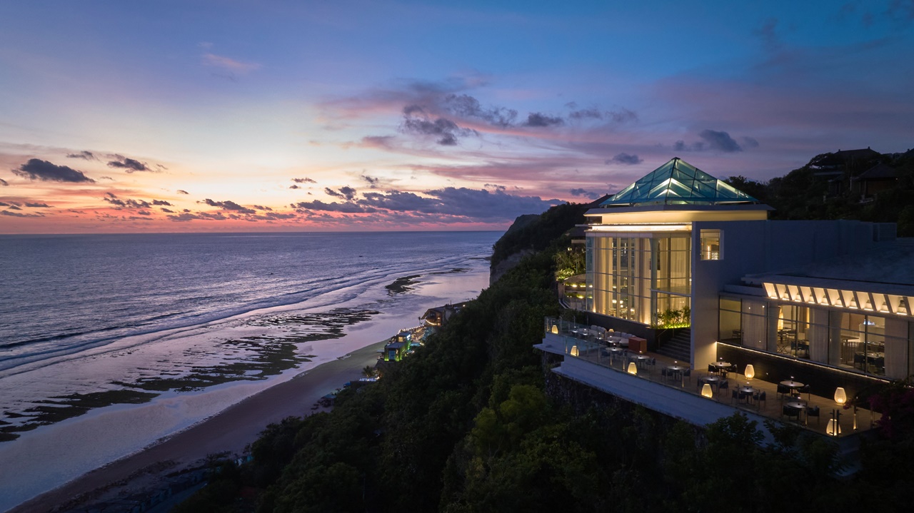 Oliverra at Umana Bali: A Mediterranean Extravaganza Unveiled on Bali's Majestic Cliffs