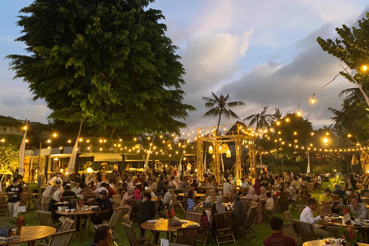 Experience_Iftar_in_an_Inviting_Traditional_Market_Atmosphere_at_Hyatt_Regency_Yogyakarta