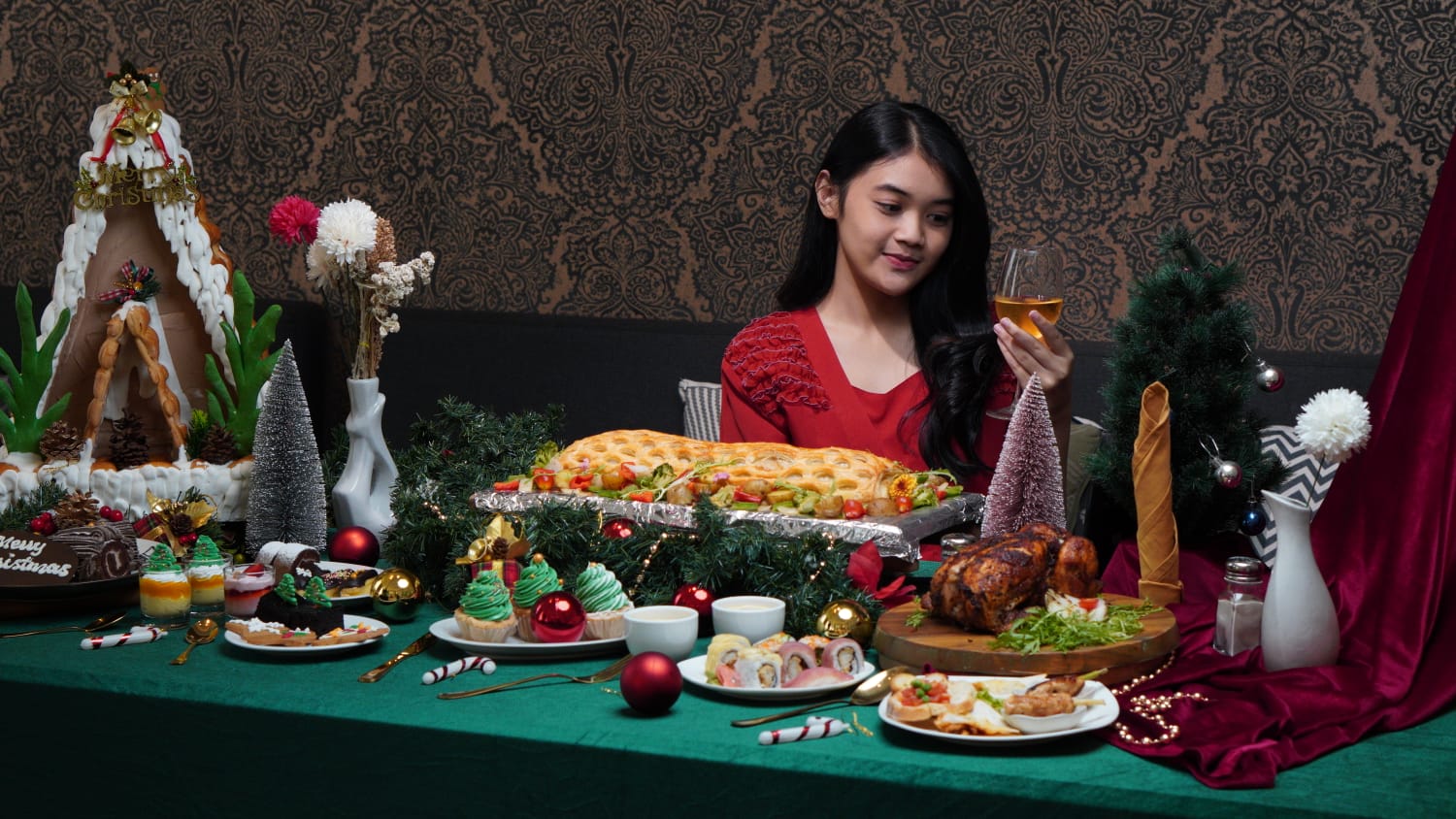 Java Paragon Hotel Introduces a 60s Atmosphere for Christmas and New Year Celebration 2024