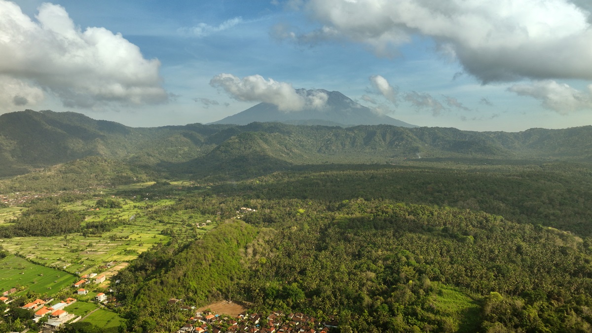 Explore East Bali : An Exquisite Fusion of Nature and Tradition 