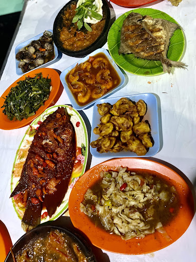 Seafood dan Ikan Bakar 77