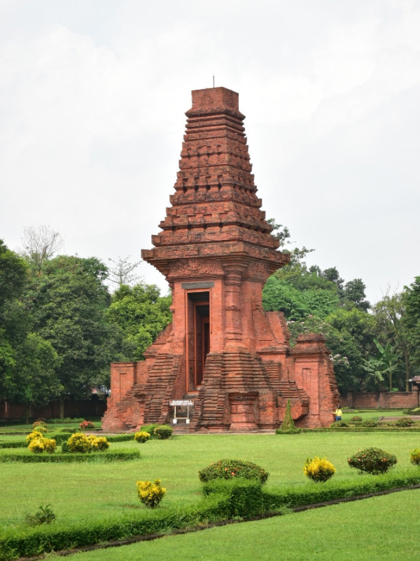 Bajang Ratu Temple