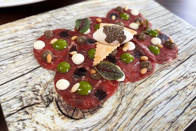 Carpaccio Di Manzo Con Gelato Al Parmigiano E Tartufo