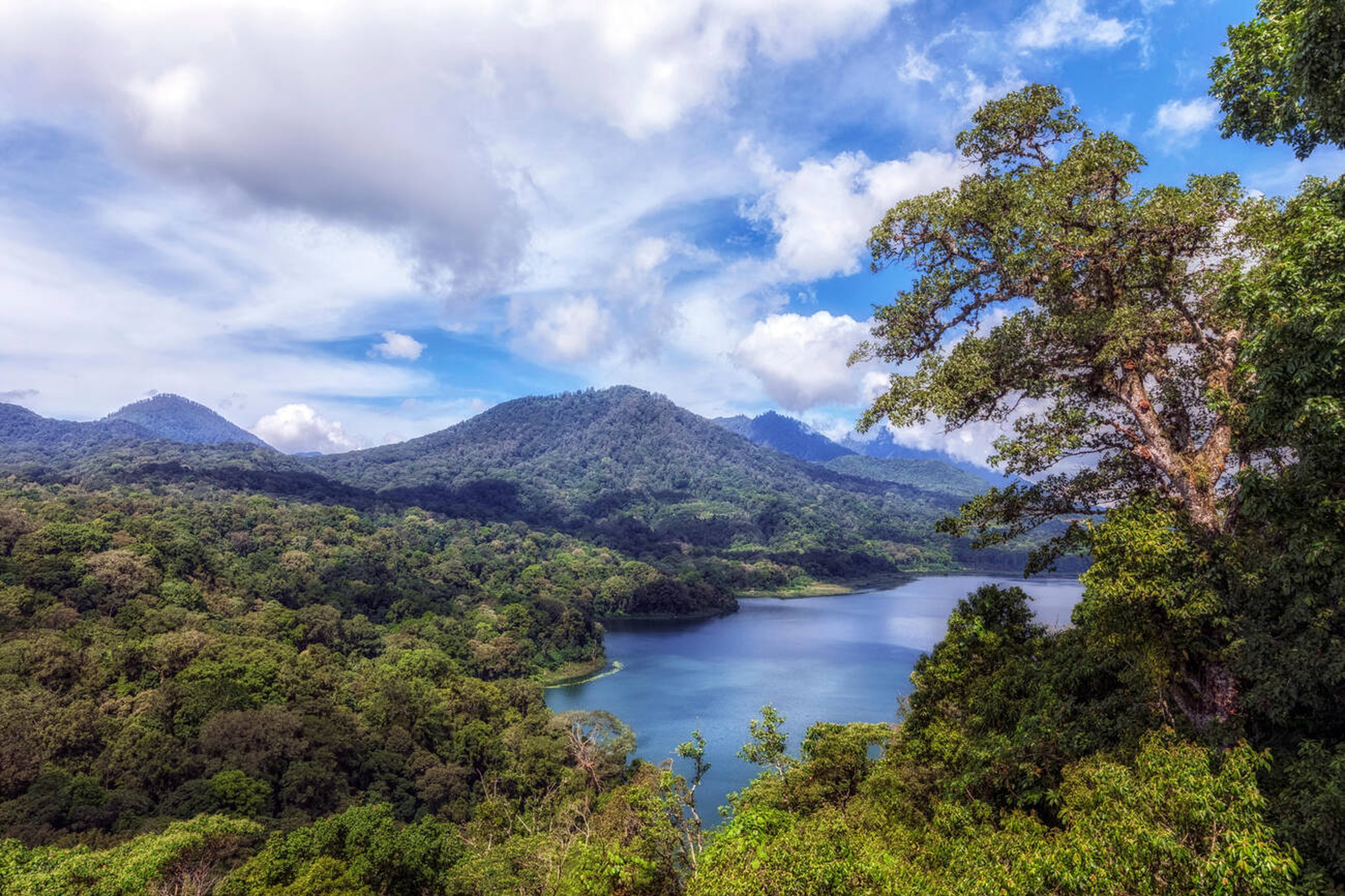 Lake Tamblingan 1