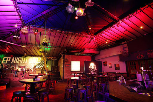 sport bar in kemang - EP