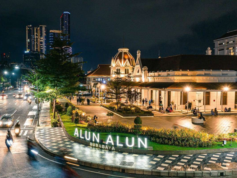 Alun-alun Surabaya