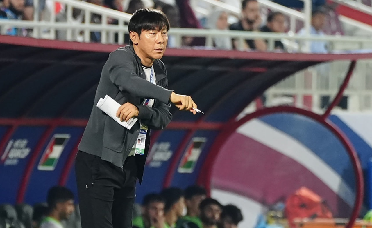 Former Indonesa Football Team National Coach Shin Tae Yong, the Receiver of the Country's First Golden Visa CVR by timnas dot co