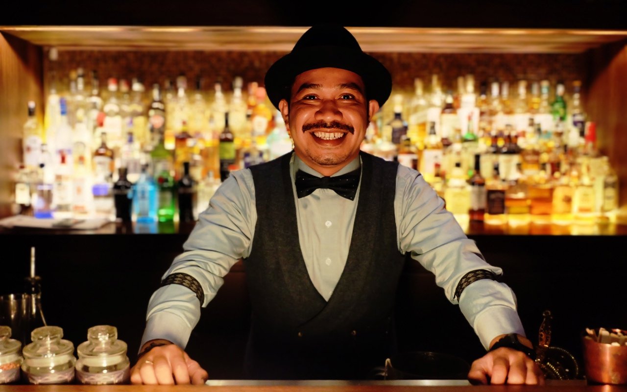 Head Mixologist Henry 'Ale' Maraben Siktimuktu