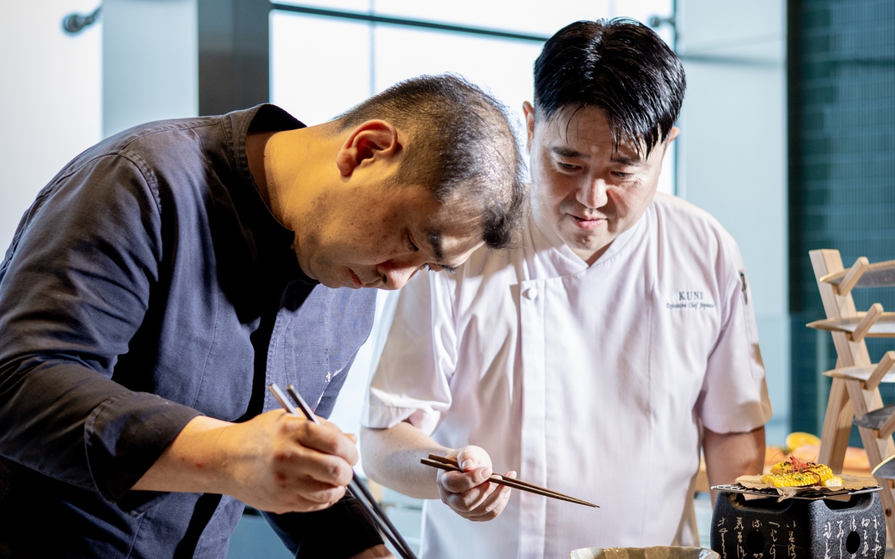 Keyaki Chef Kuni and Chef Takagi Action