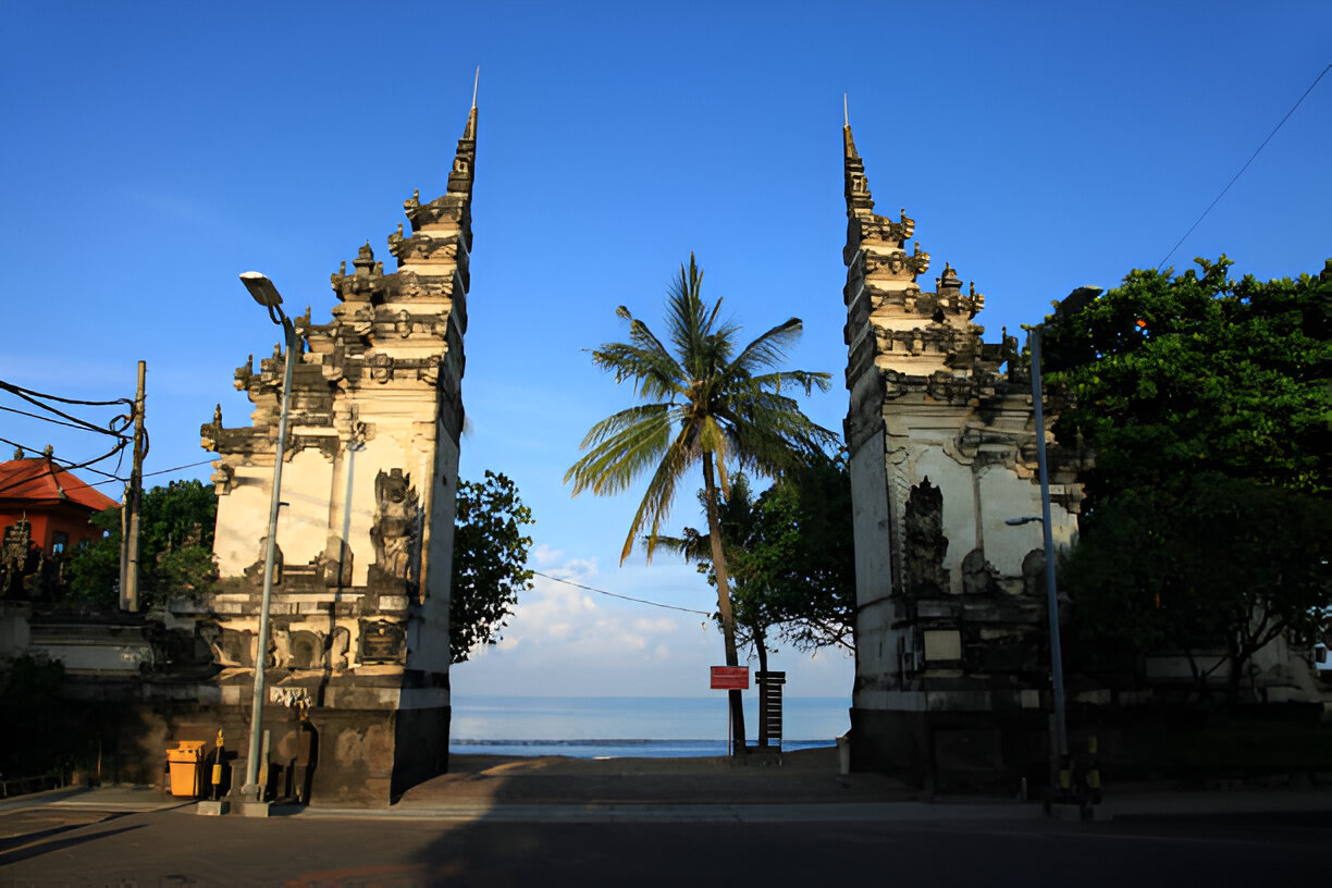 Kuta Beach Entrance