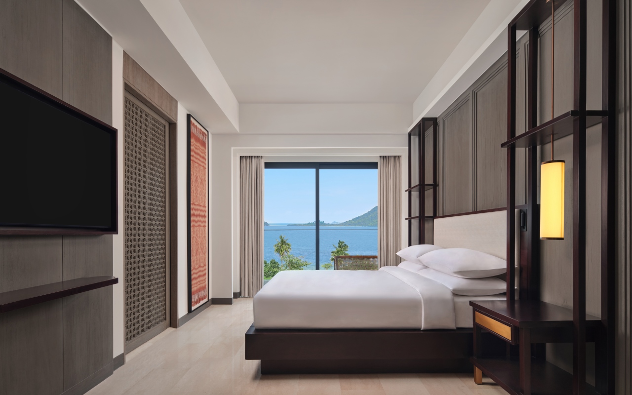 Lampung Marriott Resort & Spa Deluxe King Bedroom