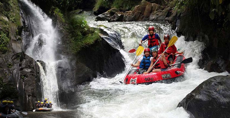 Rafting in bali