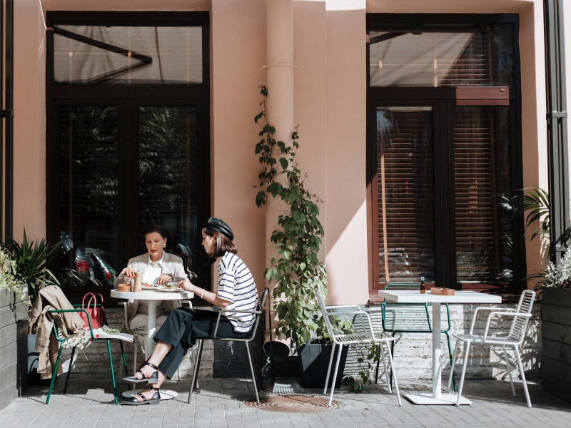 A Guide to Surabaya's Business Etiquette