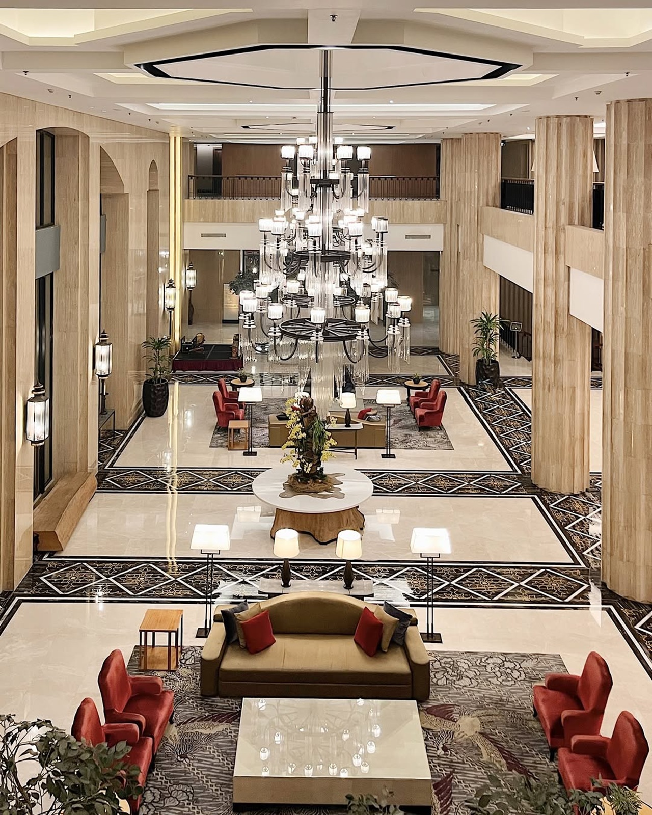 opulent_lobby_hotel