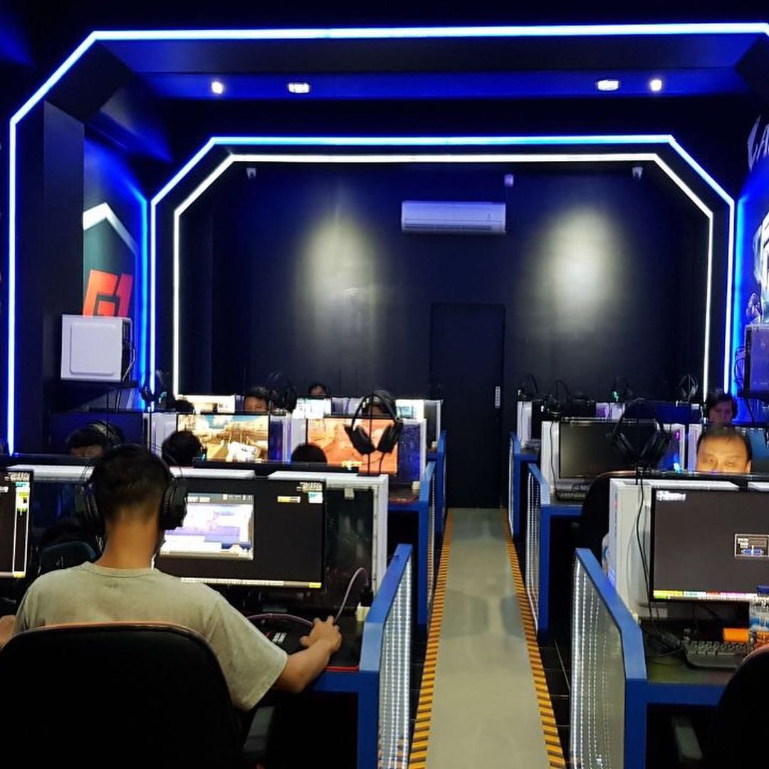 Gunzie E-SPORT ARENA