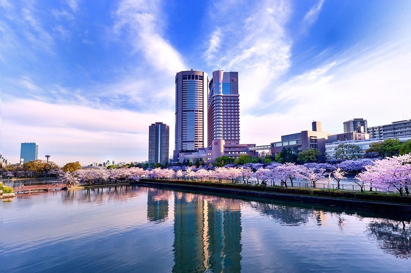 Japan Guide: Staying and Dining in Osaka