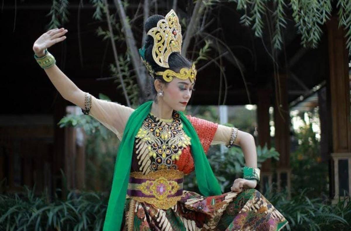 Unravel the Beauty and Meaning Behind Indonesian Traditional Dances