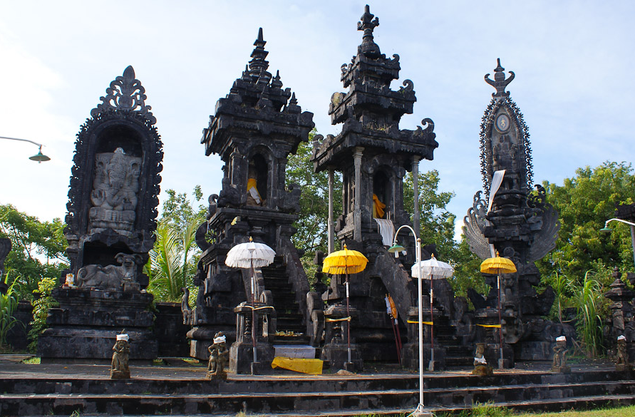 Pura Ponjok Batu 5