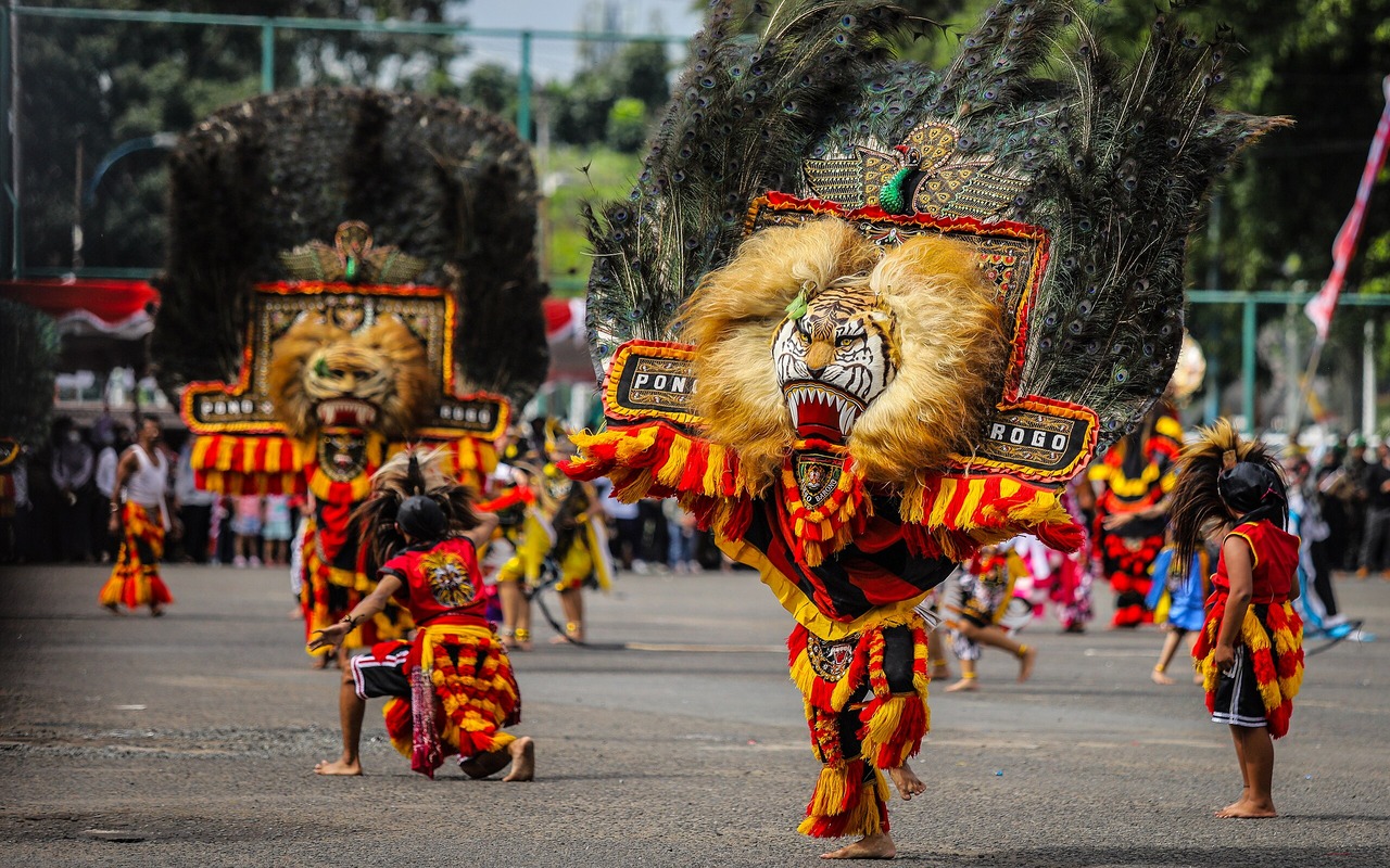 Unravel the Beauty and Meaning Behind Indonesian Traditional Dances