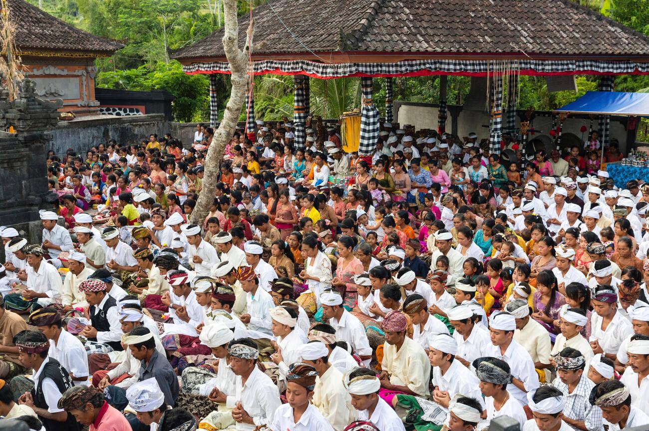 Odalan Crowd