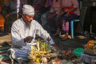 Purifying Spaces, Building Blessings: The Importance of Melaspas Ceremony